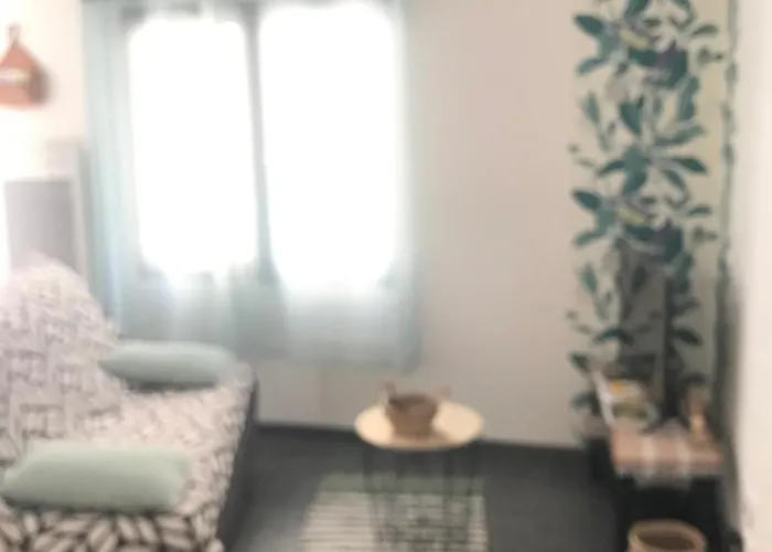 Petite Maison Coquette *